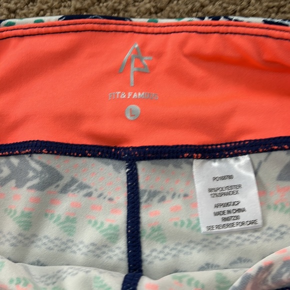 Workout capris - Picture 3 of 4